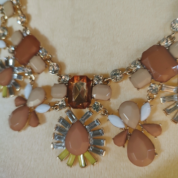 Daisy necklace. New. - Picture 12 of 14